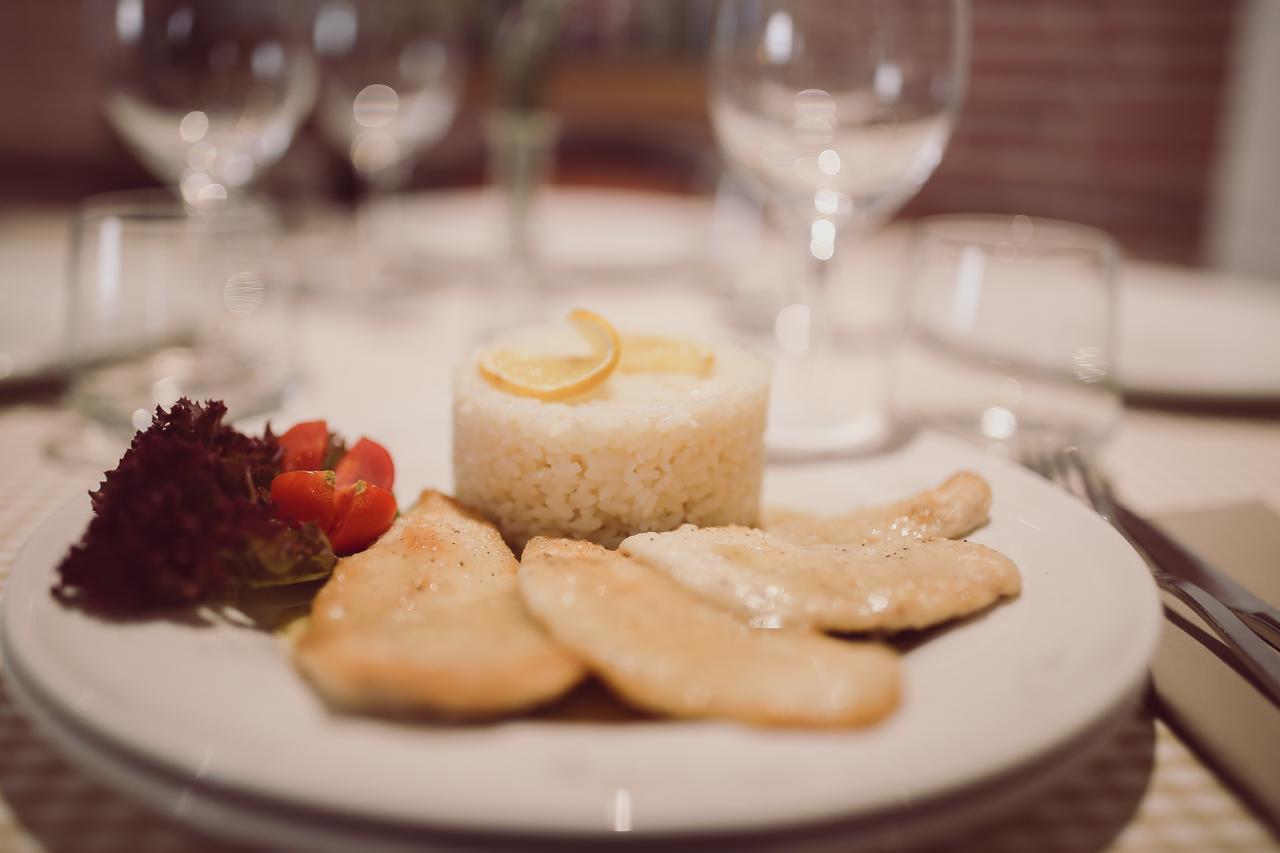 C&C Residence Hotel Bacău エクステリア 写真