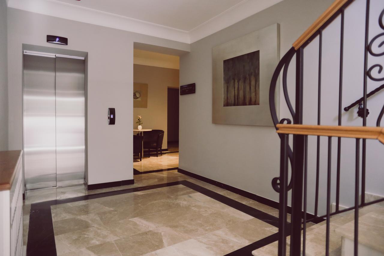 C&C Residence Hotel Bacău エクステリア 写真